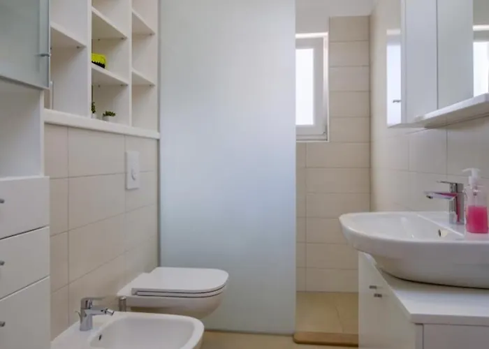 Jena A2 Lägenhet Mali Lošinj